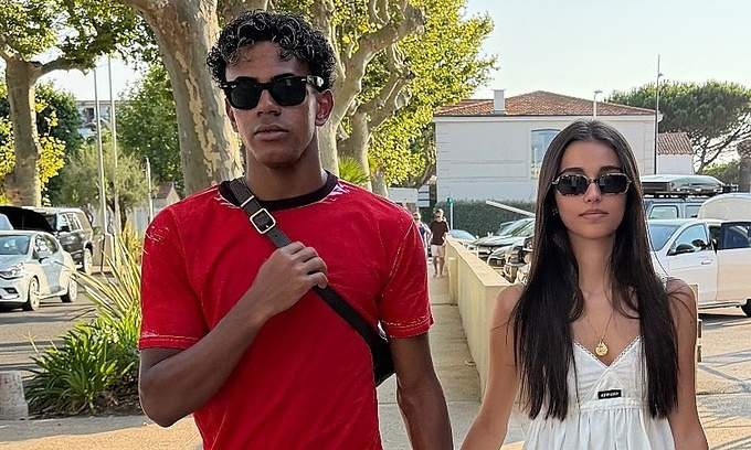 Lamine Yamal and girlfriend Ines Garcia posing together during their vacation