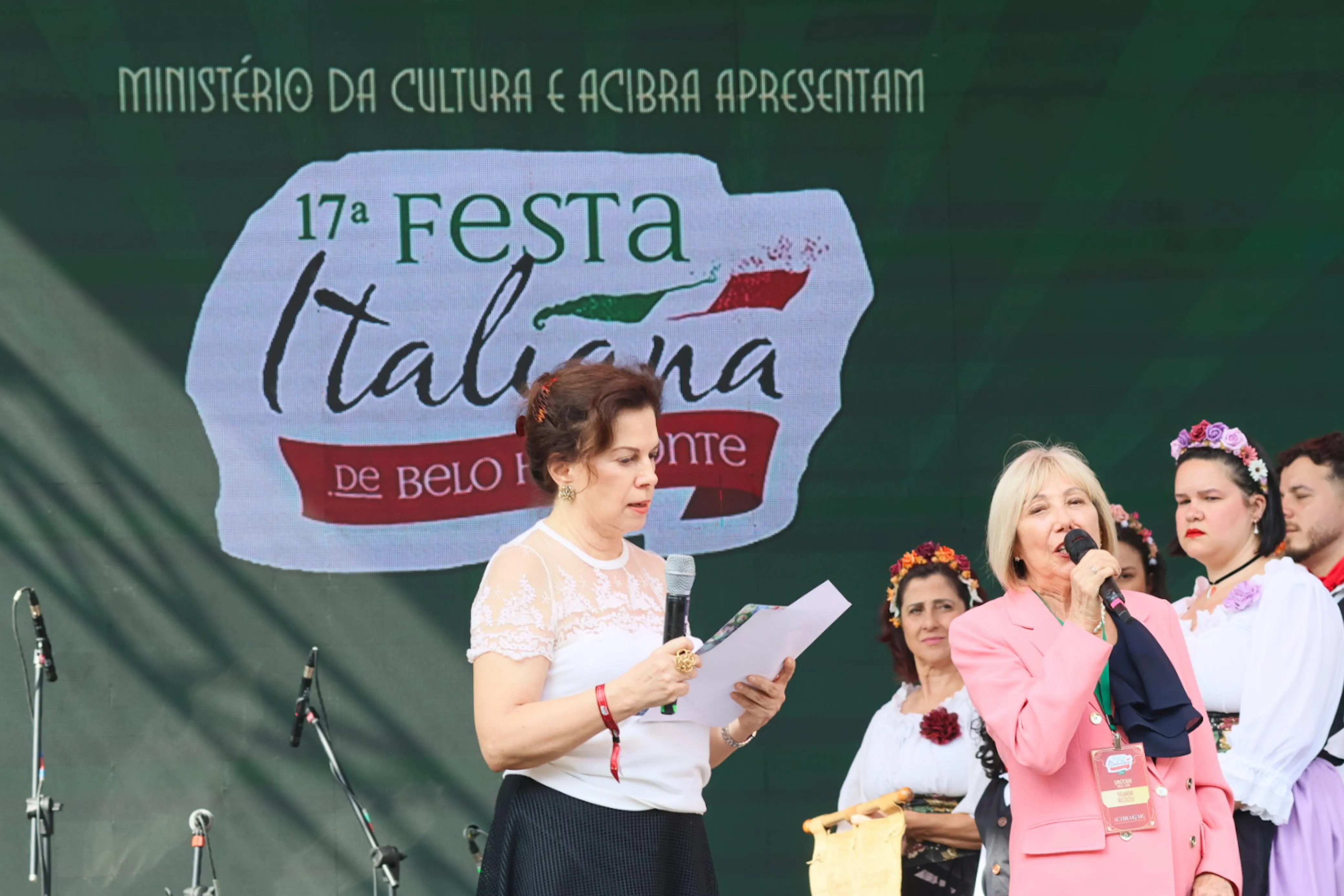 Psychoanalyst Cristina Medioli presenting her new book at a cultural event